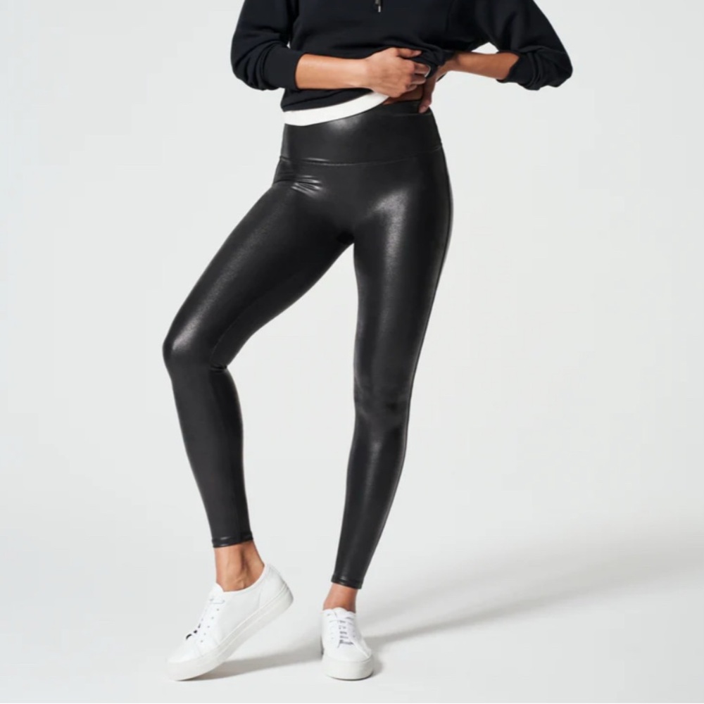 SPANXshape™ Faux Leather // Size: Large